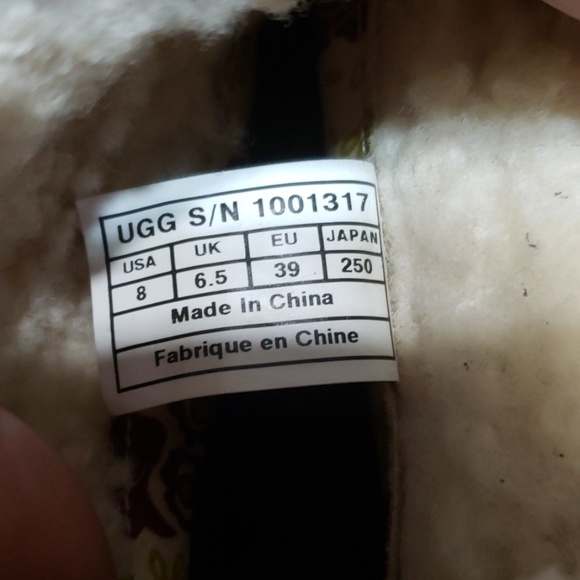 UGG SHORT BOOTS SIZE 8 - Picture 5 of 8
